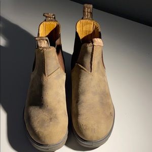 Brown blundstones